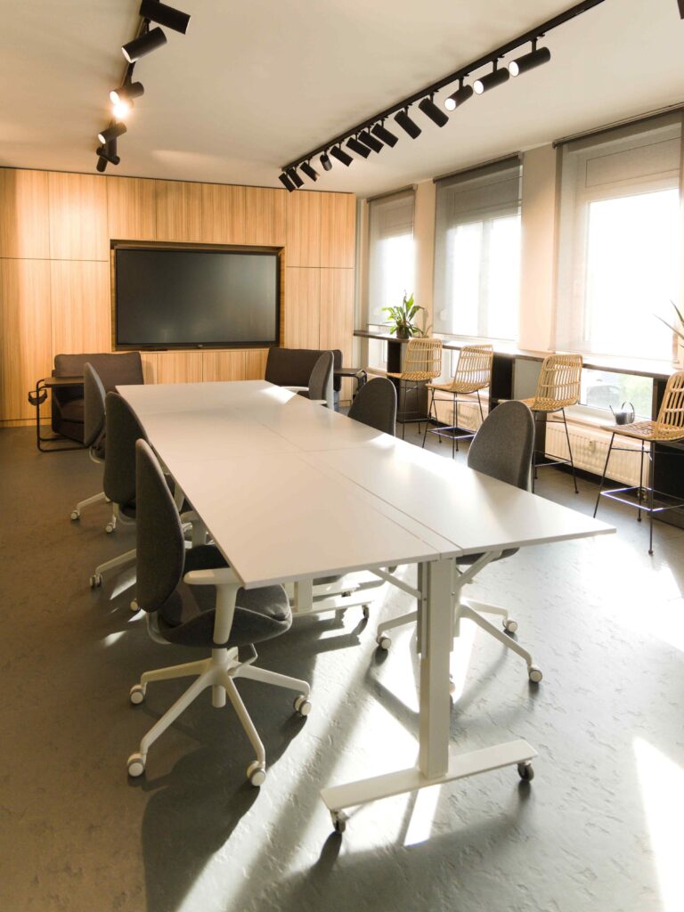 "Eventraum + Coworking"